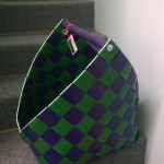 Puunkantokori, L-koko, 95 €, tummalila-tummavihreä, lila puukahva