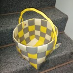 Keltainen-kermanvalkoinen-mattaharmaa - keltainen sanka